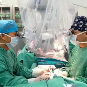 1歲幼兒斷肢后成功接回，百色市醫(yī)院完成年齡最小斷肢再植手術(shù)